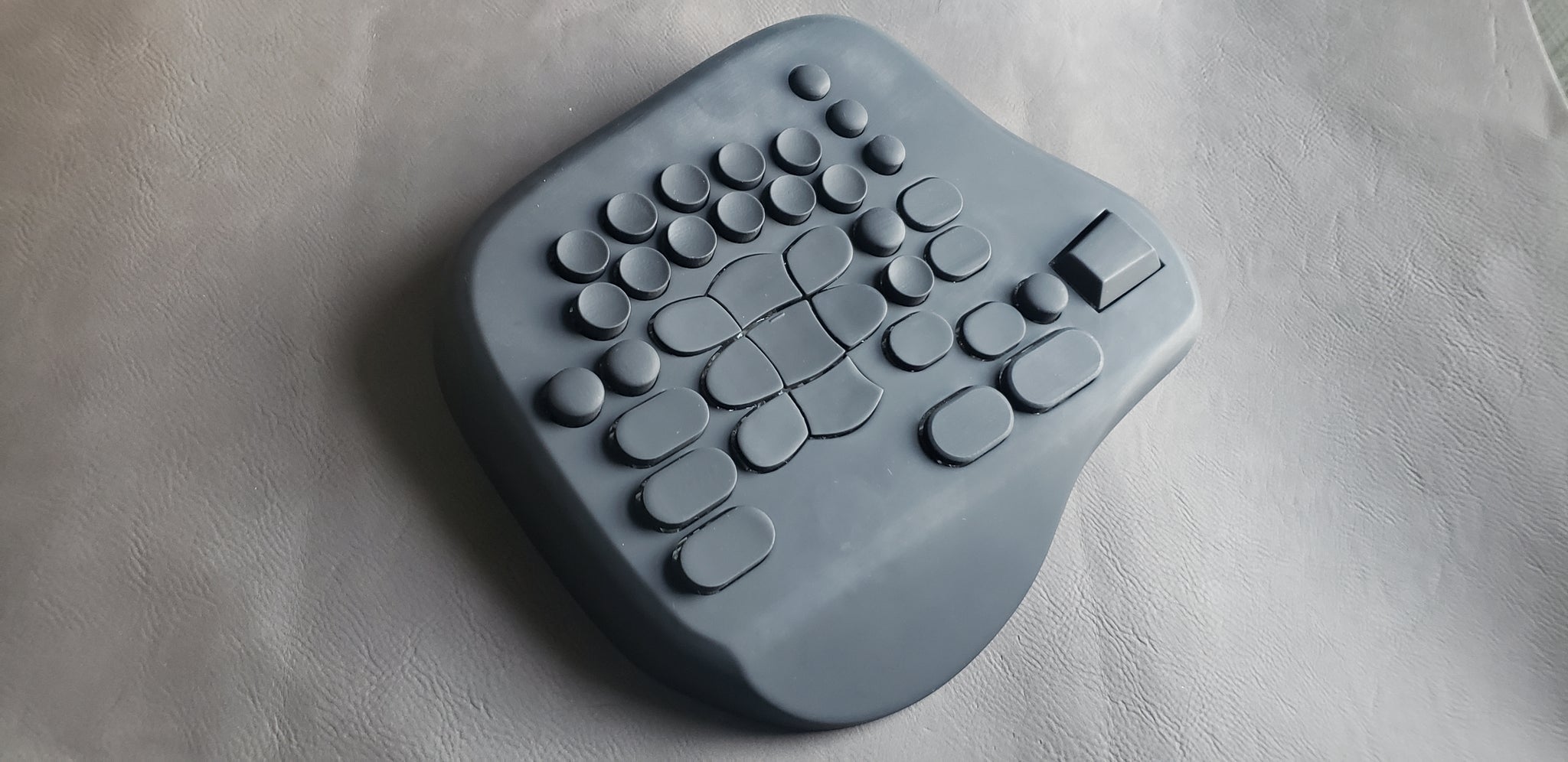 ErgoStrafer: Merc Stealth gamepad replacement – customMK